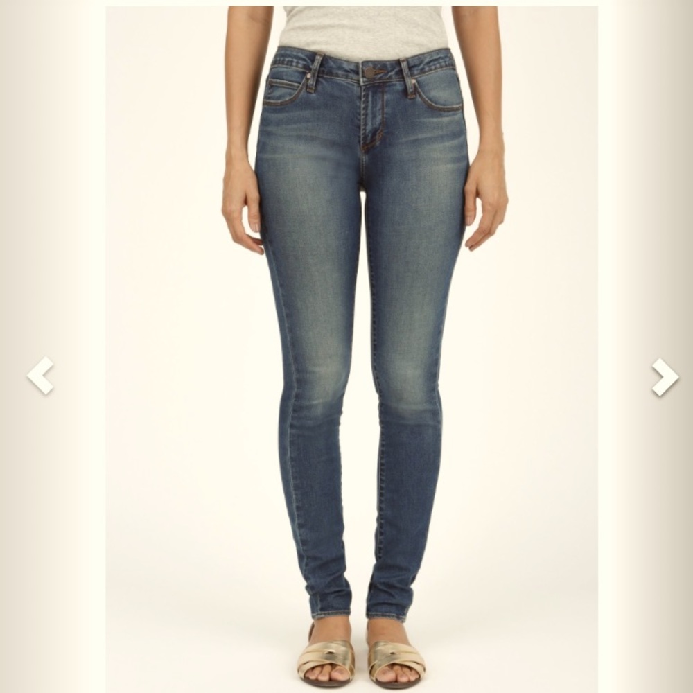 Articles of Society jeans like new. Size 26